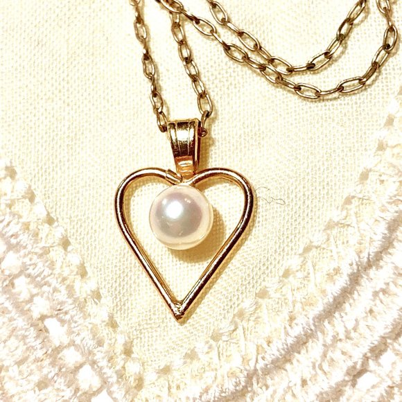 VINTAGE Jewelry - Yellow Gold Heart with Single Pearl Pendant